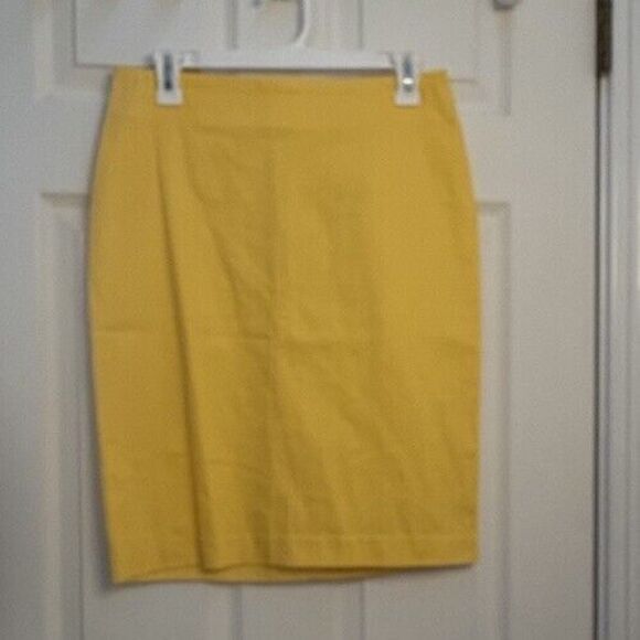 New York & Company Dresses & Skirts - New York & Company Women's Stretch Pencil Skirt Knee Length Yellow Sz 2